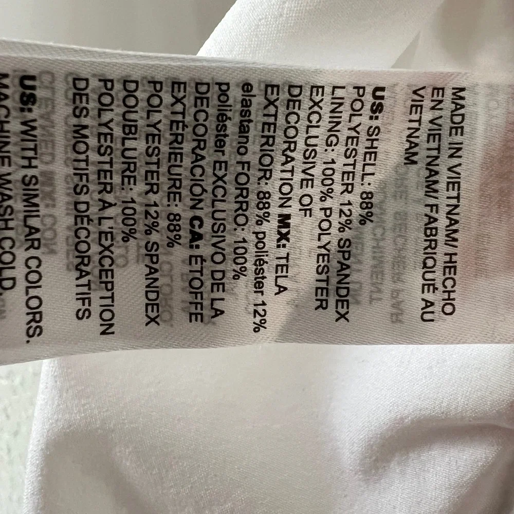 Chico's Zenergy White Embroidered Sleeve Zip Jacket Size 2 L 12/14 Athleisure